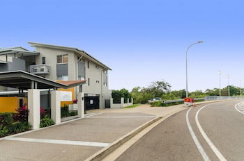 City Stadium Apartment On The Riverfront - Australia Accommodation 0