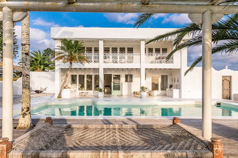 Your Luxury Escape - Bisque House - Australia Accommodation 1