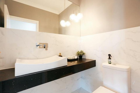 Figtree House - Australia Accommodation 4