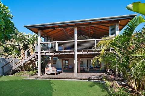 A PERFECT STAY - The Hawk At Wategos - Australia Accommodation 1