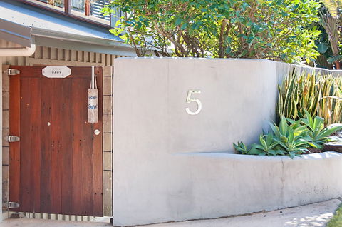A PERFECT STAY - The Hawk At Wategos - Australia Accommodation 0