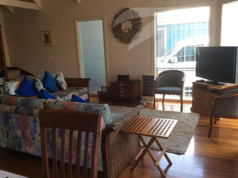 Affordable Twin Peaks 2 - Australia Accommodation 2