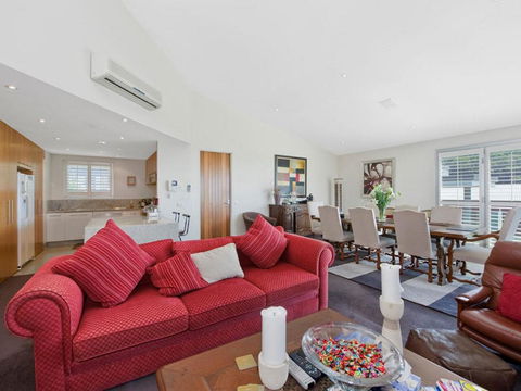 Louvres - Australia Accommodation 2
