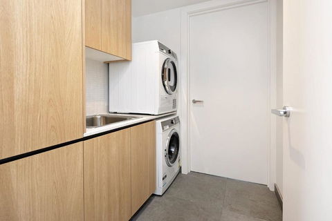 Chilam B Sophisticated Style With Views To The Lake & Mountains - Australia Accommodation 6