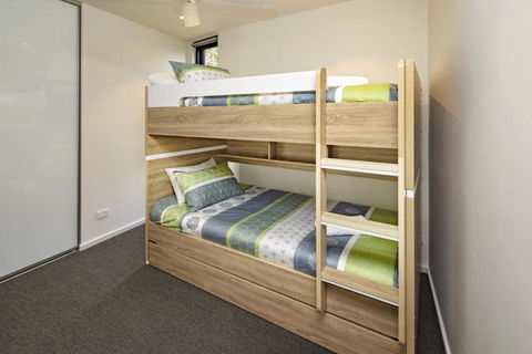 Chilam B Sophisticated Style With Views To The Lake & Mountains - Australia Accommodation 5