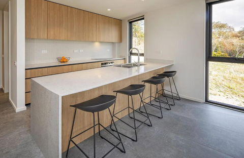 Chilam B Sophisticated Style With Views To The Lake & Mountains - Australia Accommodation 1
