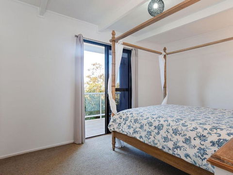 Whale Tales 78 Lentara Street FANTASTIC WATER VIEWS OVER FINGAL BEACH - Australia Accommodation 2