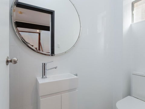 Whale Tales 78 Lentara Street FANTASTIC WATER VIEWS OVER FINGAL BEACH - Australia Accommodation 4