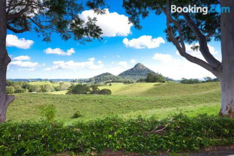 Sunrise At Sanquar Noosa Hinterland - Australia Accommodation 3