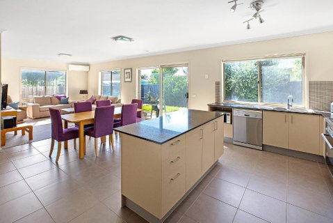 Toonalook Retreat Pet Friendly & Close To Town - Australia Accommodation 5