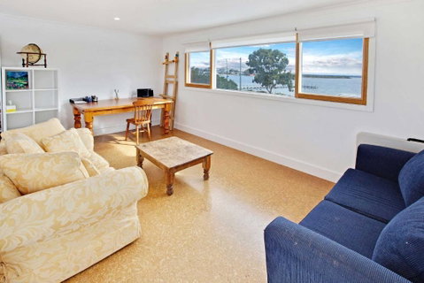Waterfront Sanctuary Raymond Island Getaway - Australia Accommodation 5