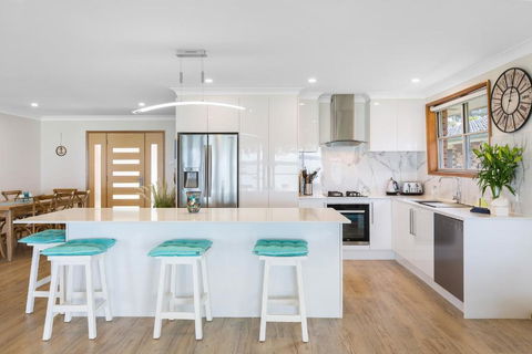 Kalimna Lakeside Living - Australia Accommodation 4