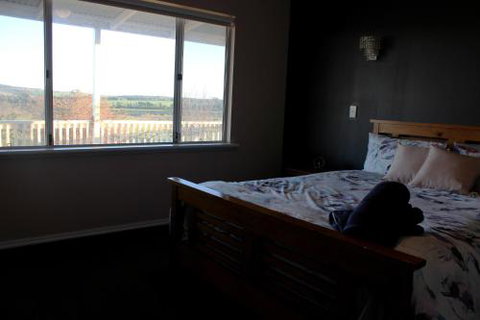 A Better Life Animal Sanctuary FarmStay Private Two Bedrooms Lounge Room & Bathroom & Toilet Shared Kitchen - Australia Accommodation 4