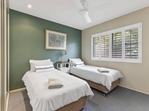 Aqua Shores Penthouse - Australia Accommodation 6