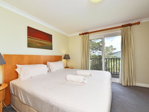 Villa Executive 2br Moscato Resort Condo Located Within Cypress Lakes Resort (nothing Is More Central) - Australia Accommodation 4
