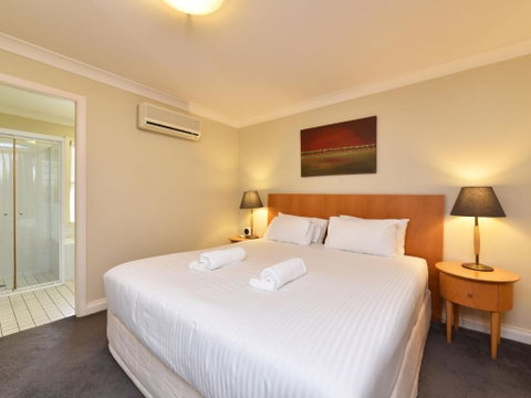 Villa Executive 2br Moscato Resort Condo Located Within Cypress Lakes Resort (nothing Is More Central) - Australia Accommodation 1