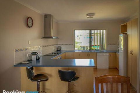 Endeavour 6 - Australia Accommodation 1