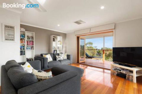 Acqua Vista Water View Fireplace Walk To Beach - Australia Accommodation 0