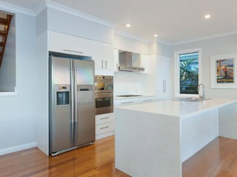 Absolute Waterfront Lakehouse Fishing Point Waterfront Pool Jetty - Australia Accommodation 5