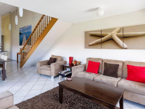 One Street From Main Beach - Australia Accommodation 3