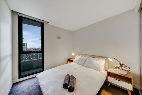 A Modern 2BR CBD Apt City Views FREE Parking - Australia Accommodation 6