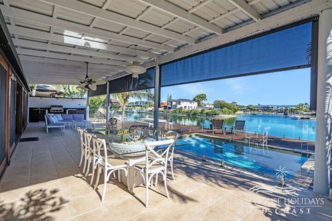 The Savoy Beach House - Australia Accommodation 1