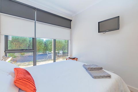 Stylish 3 Bedroom Condo - Australia Accommodation 3