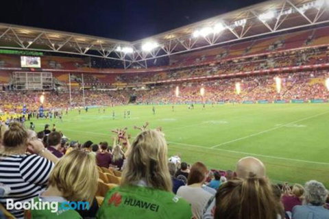 3br Stylish Apt CBD River & City Views SpaSaunaPoolWIFINetflix - Australia Accommodation 4
