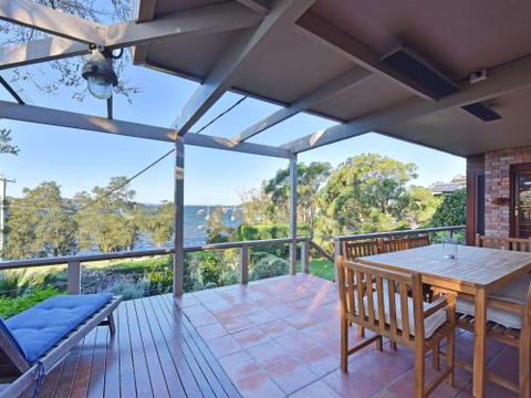 Wangi Waterfront Delight 4br Waterfront Reserve Home - Australia Accommodation 0