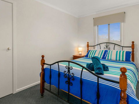 Waikiki Views - Australia Accommodation 6