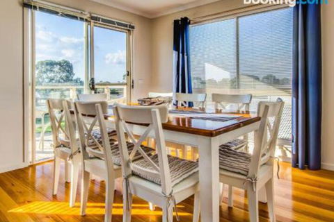 At The Beach - Australia Accommodation 3