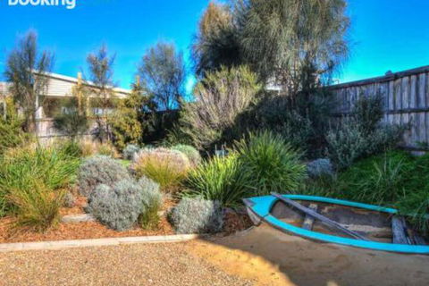 At The Beach - Australia Accommodation 2
