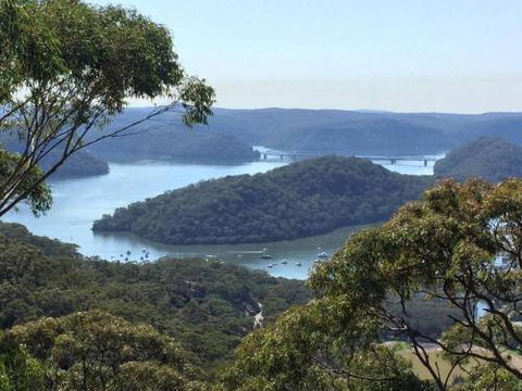 Comfortable Queen Sized Room Near Tuggerah Lake - Australia Accommodation 3