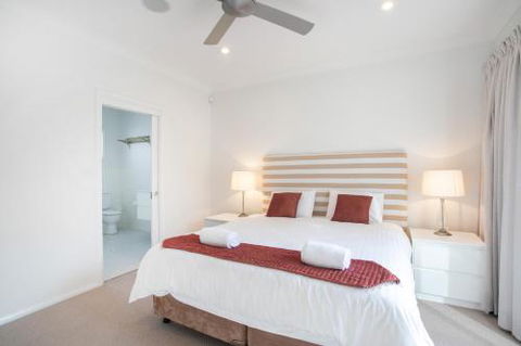 Aegean On The Beach - Australia Accommodation 1