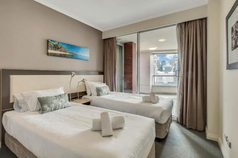 DREAM HARBOUR VIEW 2 BRM / GYM POOL & PARKING - Australia Accommodation 3