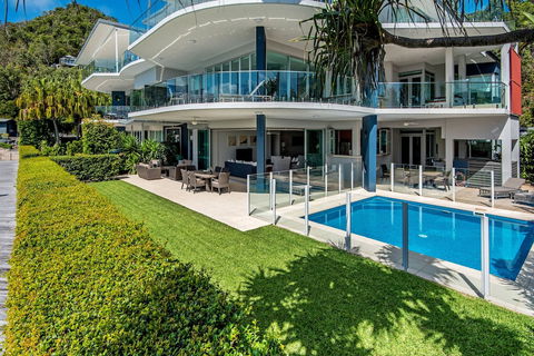 Pavillions 2 Luxury 4 Bedroom 3 Bathroom With In-ground Pool And Golf Buggy - Australia Accommodation 6