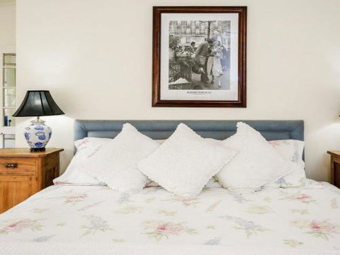 LAVENDER COTTAGE Alpine Southern Highlands 4pm Check Out Sundays - Australia Accommodation 3