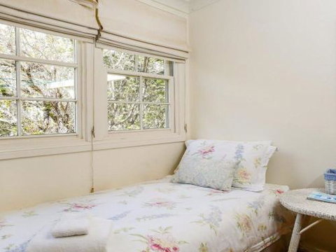 LAVENDER COTTAGE Alpine Southern Highlands 4pm Check Out Sundays - Australia Accommodation 2