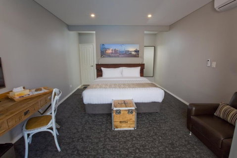 Maand Up - Australia Accommodation 2