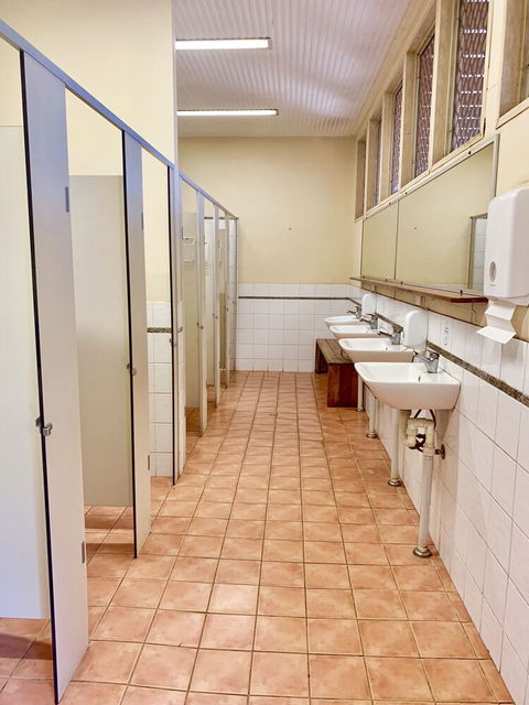 Roey Backpackers & Party Bar - Australia Accommodation 4