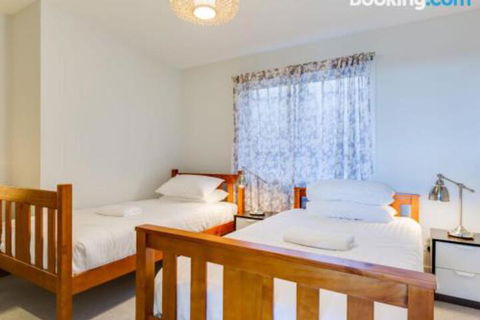 BLUE WATERS Gerringong 4pm Check Out Sundays - Australia Accommodation 6