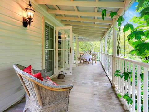 Mirrabooka Burrawang Beautiful Home & 3 Acres Of Gardens In The Southern Highlands - Australia Accommodation 3