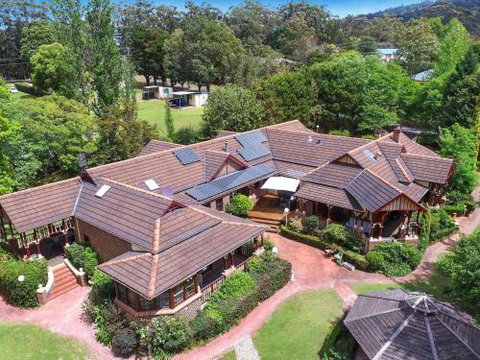 THE ELMS Berry Berry & Surrounds 4pm Check Out Sundays - Australia Accommodation 4