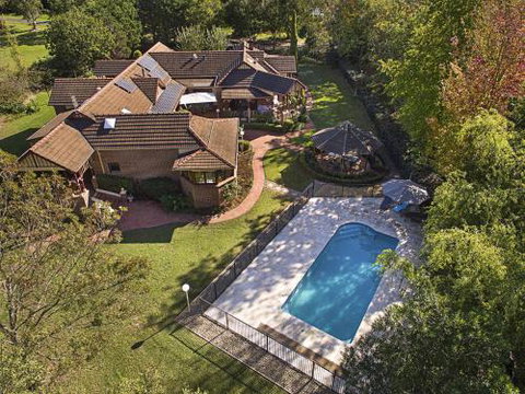 THE ELMS Berry Berry & Surrounds 4pm Check Out Sundays - Australia Accommodation 2