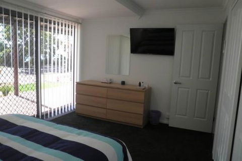 Almonta Apartments On The Water Front - Australia Accommodation 5