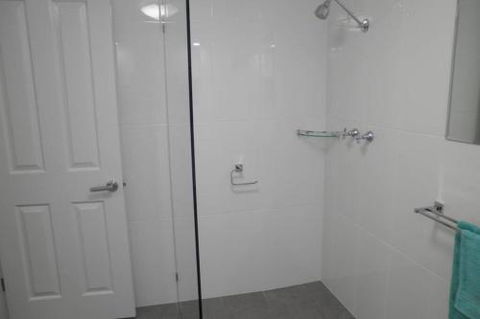 Almonta Apartments On The Water Front - Australia Accommodation 6