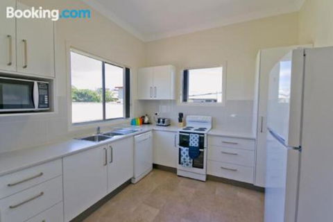 Cottage On River - Australia Accommodation 4