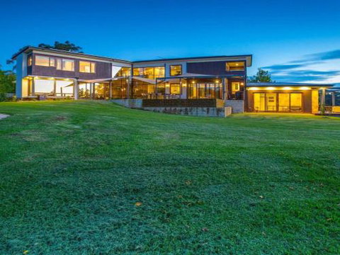 ALPINE LODGE Alpine Southern Highlands 4pm Check Out Sundays - Australia Accommodation 0