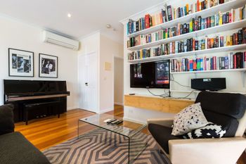KIM 2BDR West Melbourne Apartment - Australia Accommodation 0