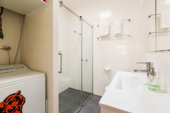 KIM 2BDR West Melbourne Apartment - Australia Accommodation 6